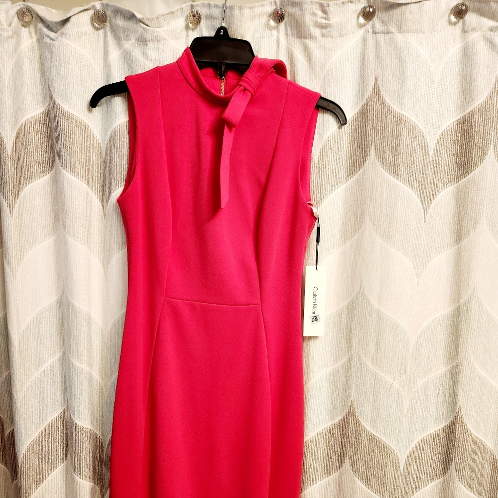 Calvin Klein. Elegant Pink Berry Sleeveless Dress